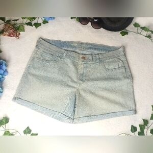 **NWOT** Old Navy (The Sweet Heart) Denim Shorts 💙